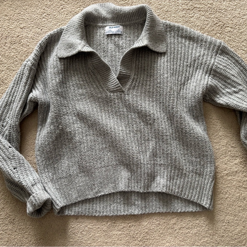 Old Navy Gray Crew Neck Sweater with Ribbed Texture